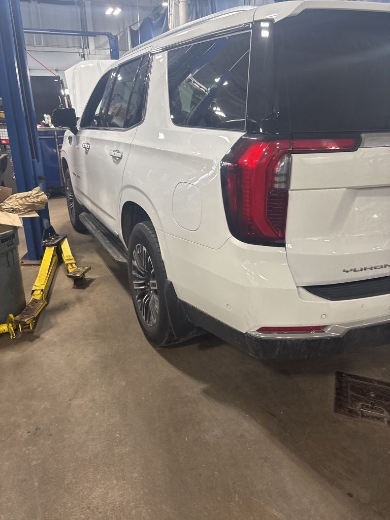 2025 GMC Yukon Elevation