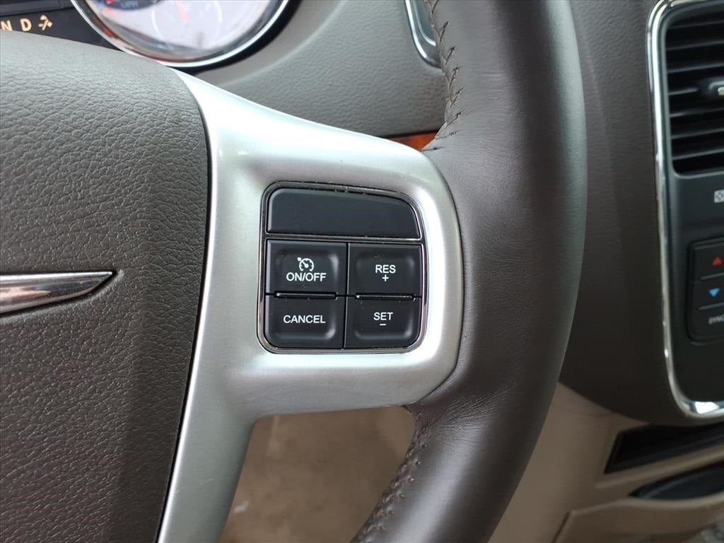 2016 Chrysler Town & Country Touring