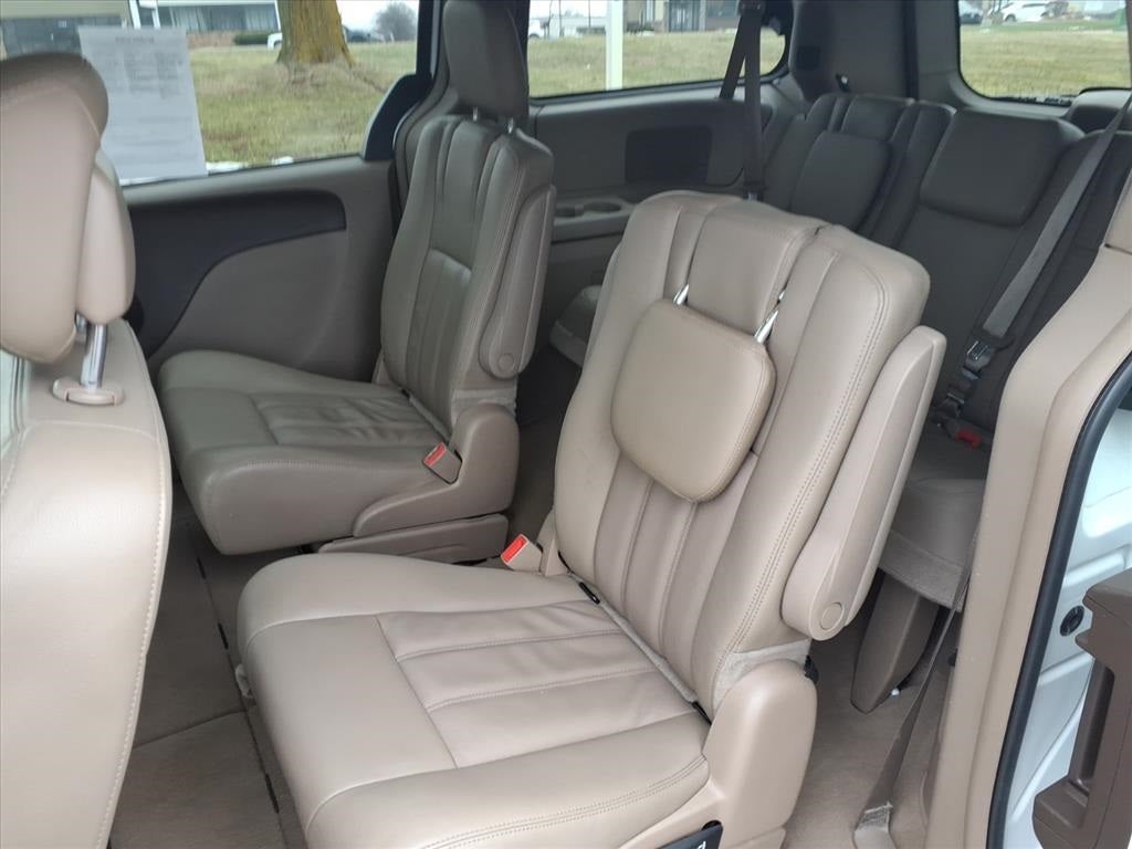 2016 Chrysler Town & Country Touring