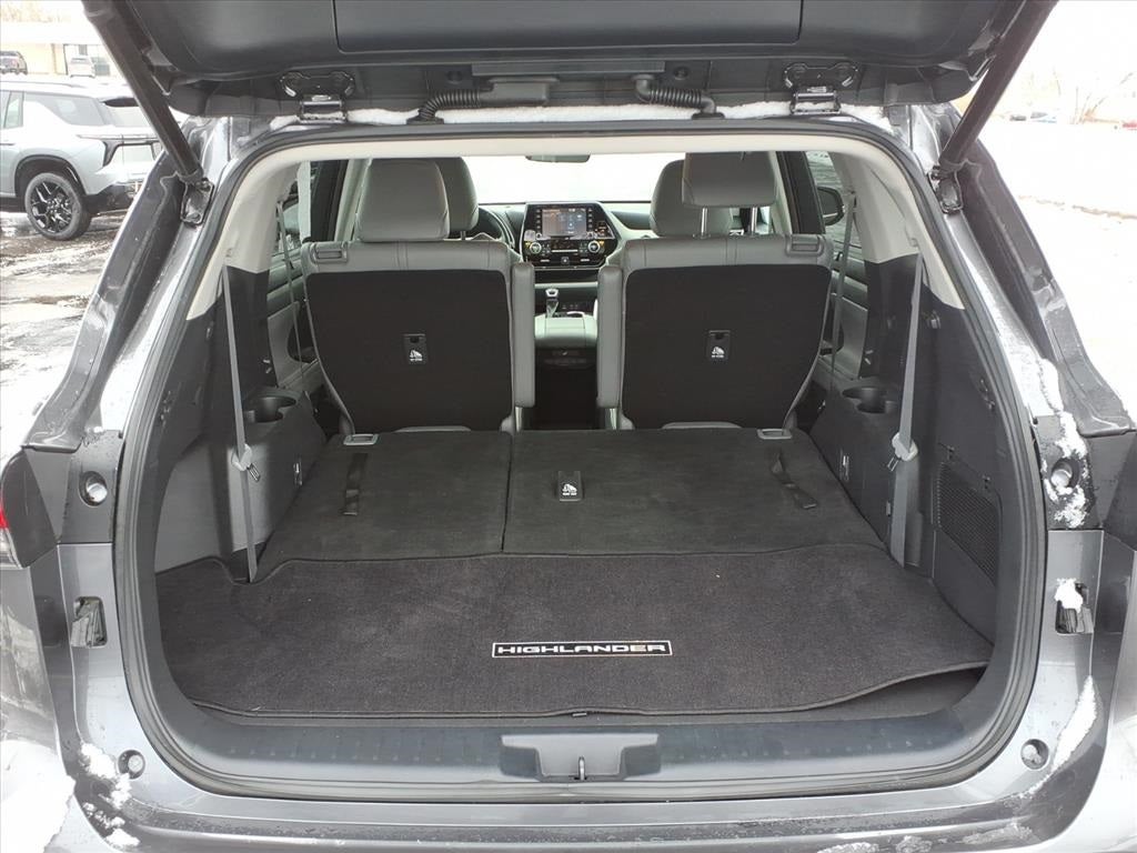 2022 Toyota Highlander Hybrid XLE