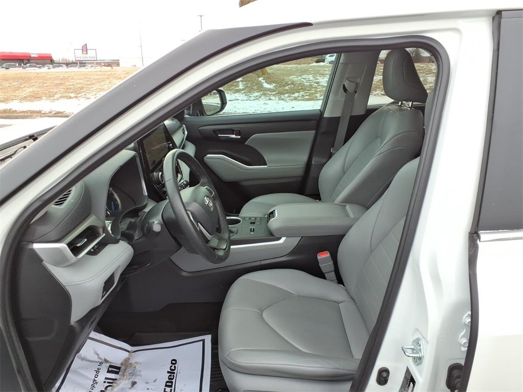 2023 Toyota Highlander Hybrid XLE