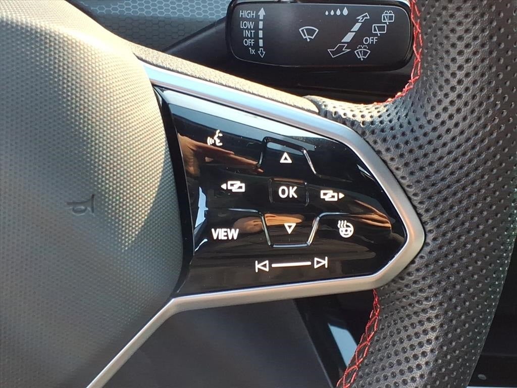 2024 Volkswagen Golf GTI Autobahn