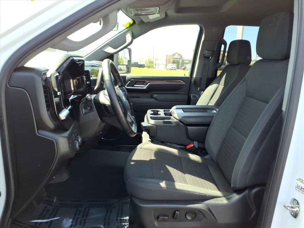2025 Chevrolet Silverado LT