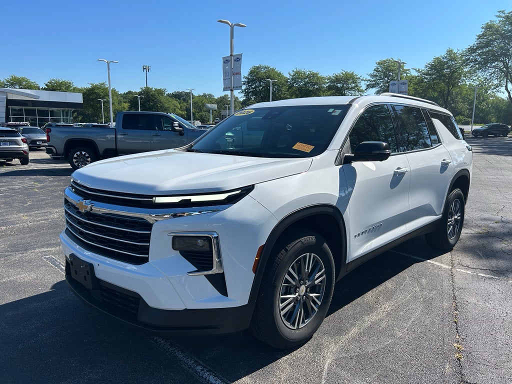2026 Chevrolet Traverse FWD LT