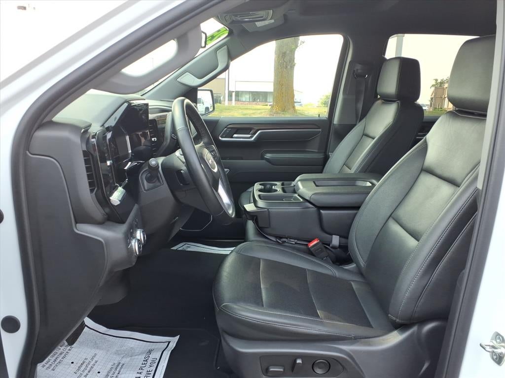 2025 GMC Sierra SLT