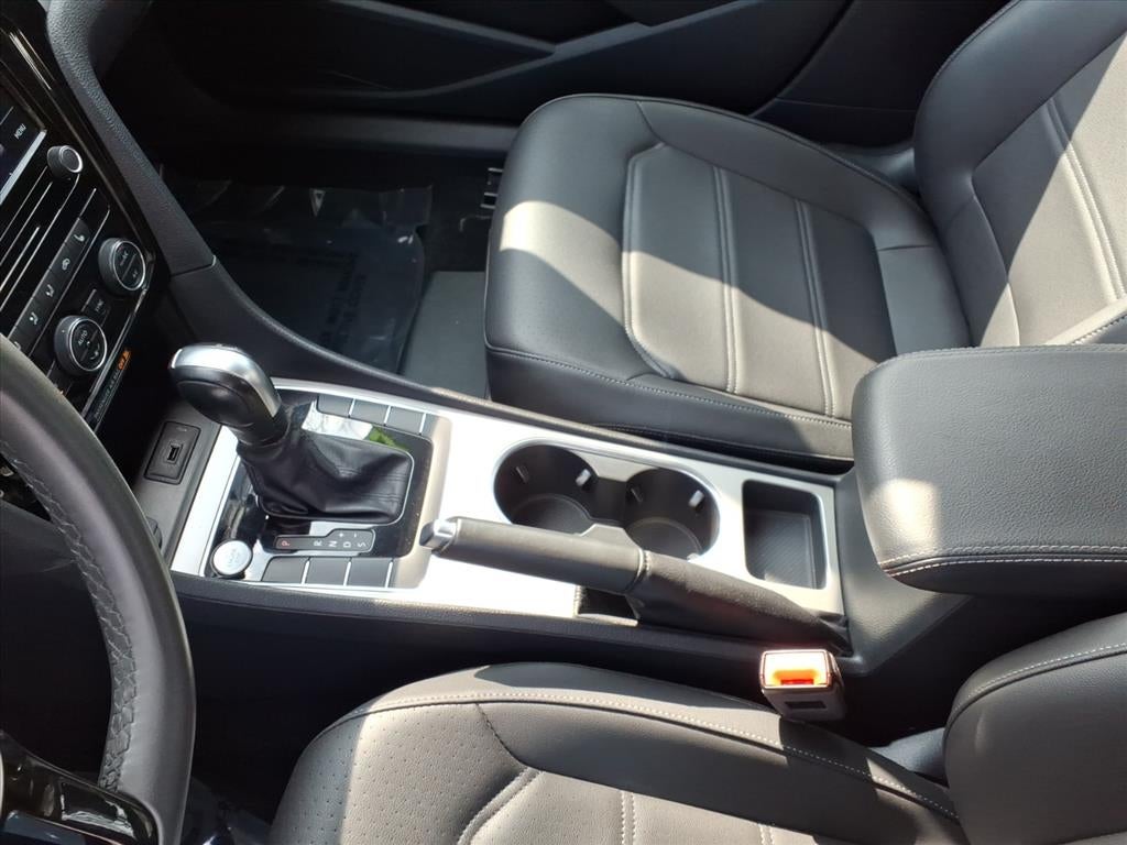 2022 Volkswagen Passat 2.0T SE