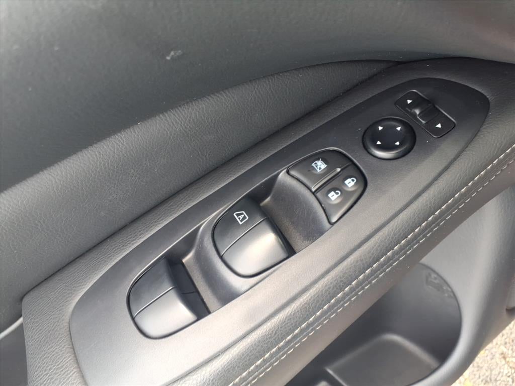 2020 Nissan Pathfinder S