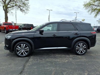 2025 Nissan Pathfinder Platinum