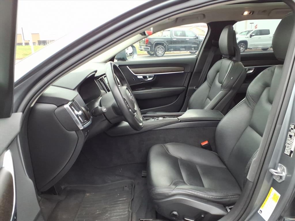 2018 Volvo V90 Cross Country T6